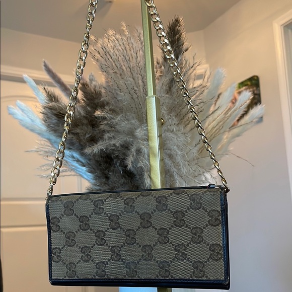Gucci Cream and Black Monogram Wallet - Picture 2 of 10